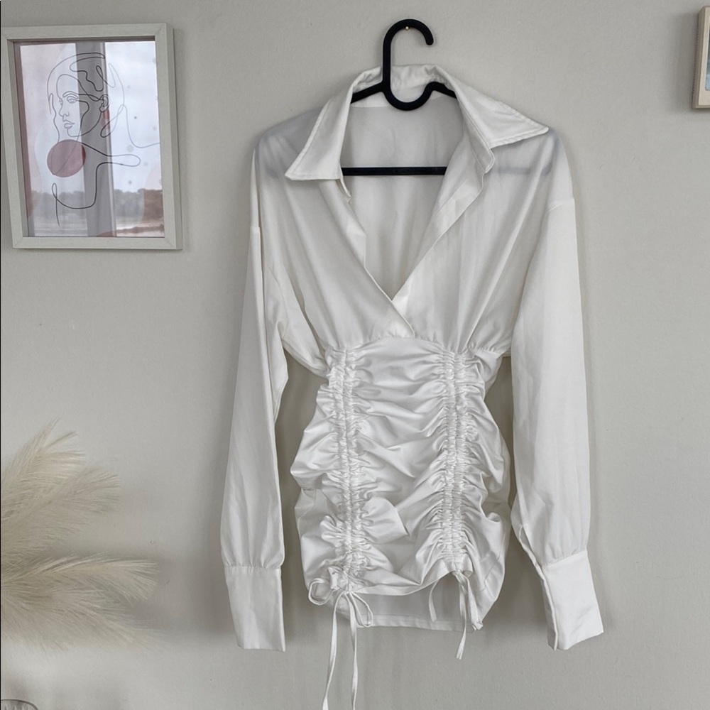 Elegant White Ruched Women's Top